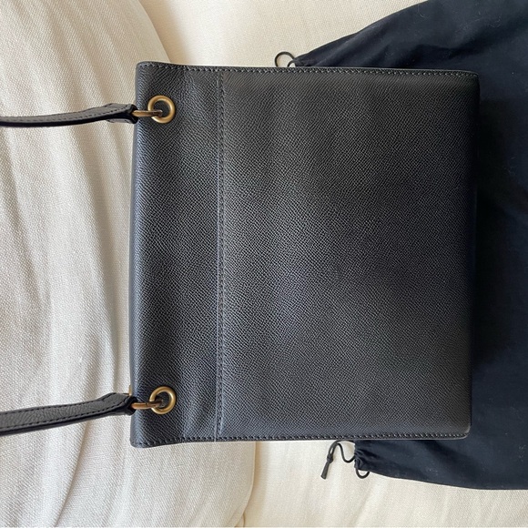 Vintage Chanel Classic Black Shoulder Bag with Gold Accents - Picture 11 of 15